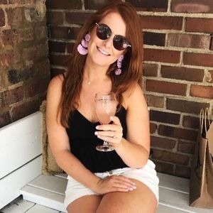 Meet your Posher, Lauren